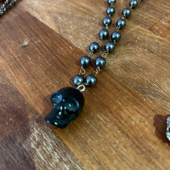 TRIO OF SKULL NECKLACES - Picture 5 of 6